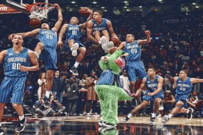 开云kaiyun-200蝶争锋 乌兰多水中飞翔