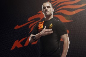 kaiyun网站-隆戈：面对世界顶尖防线的“恐怖破坏者”，横扫所有对手