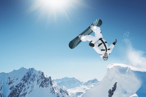 kaiyun体育app-俱乐部与球迷关系互动形式单一