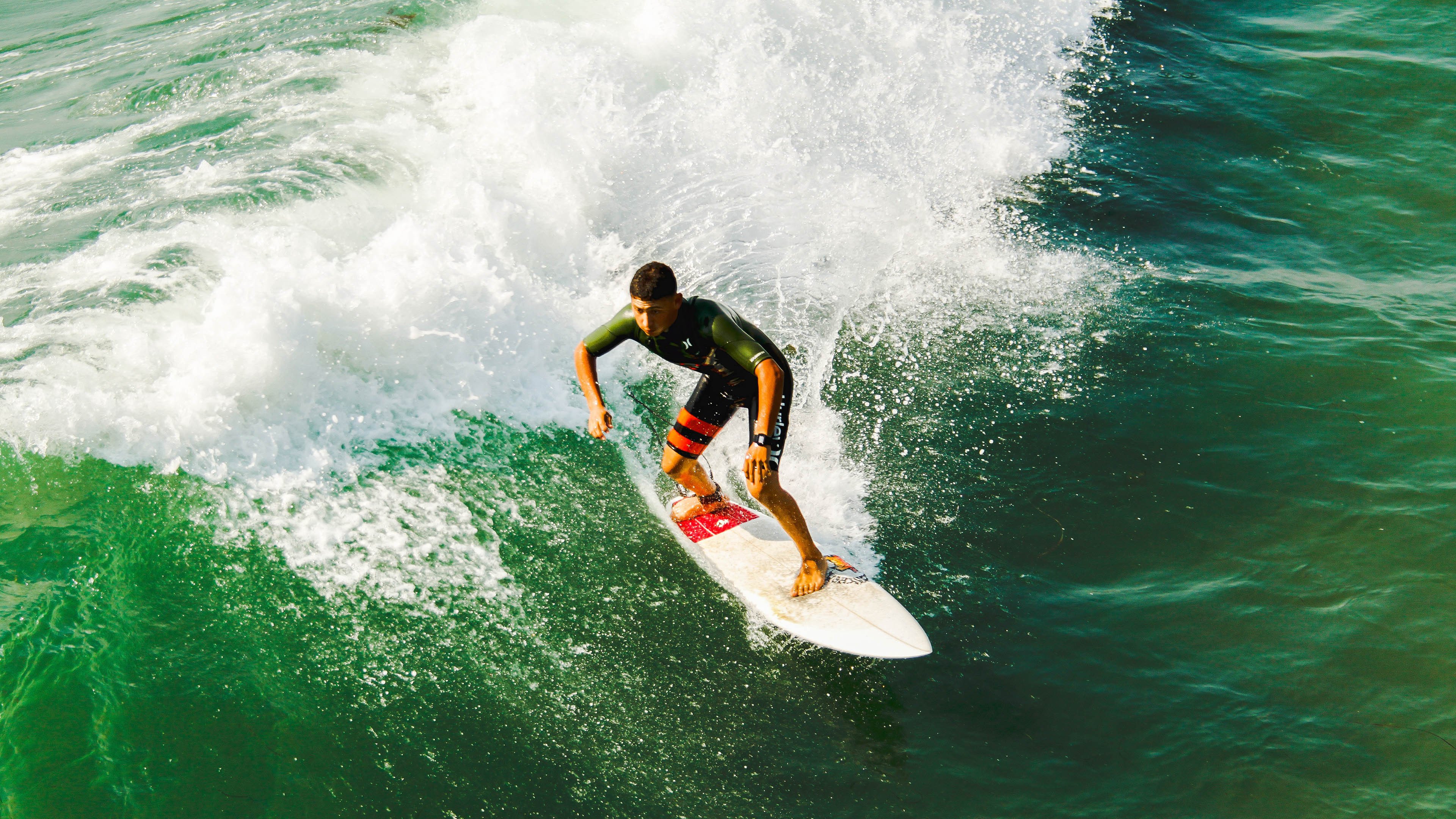 “中国女足在亚洲杯中摘冠，创造历史新高”，女足获得亚军
